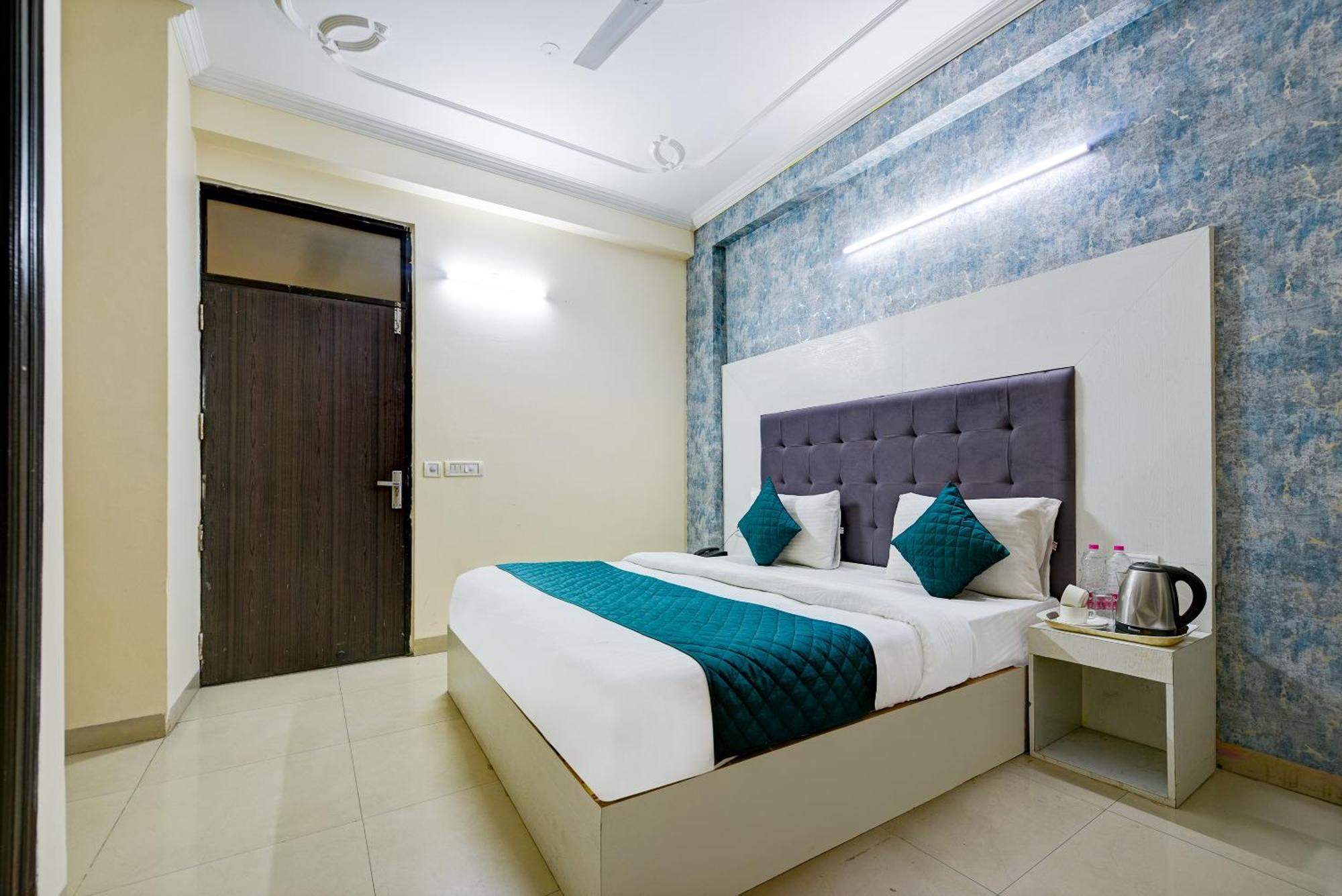 Hotel Ark Wood At Airport Νέο Δελχί Εξωτερικό φωτογραφία